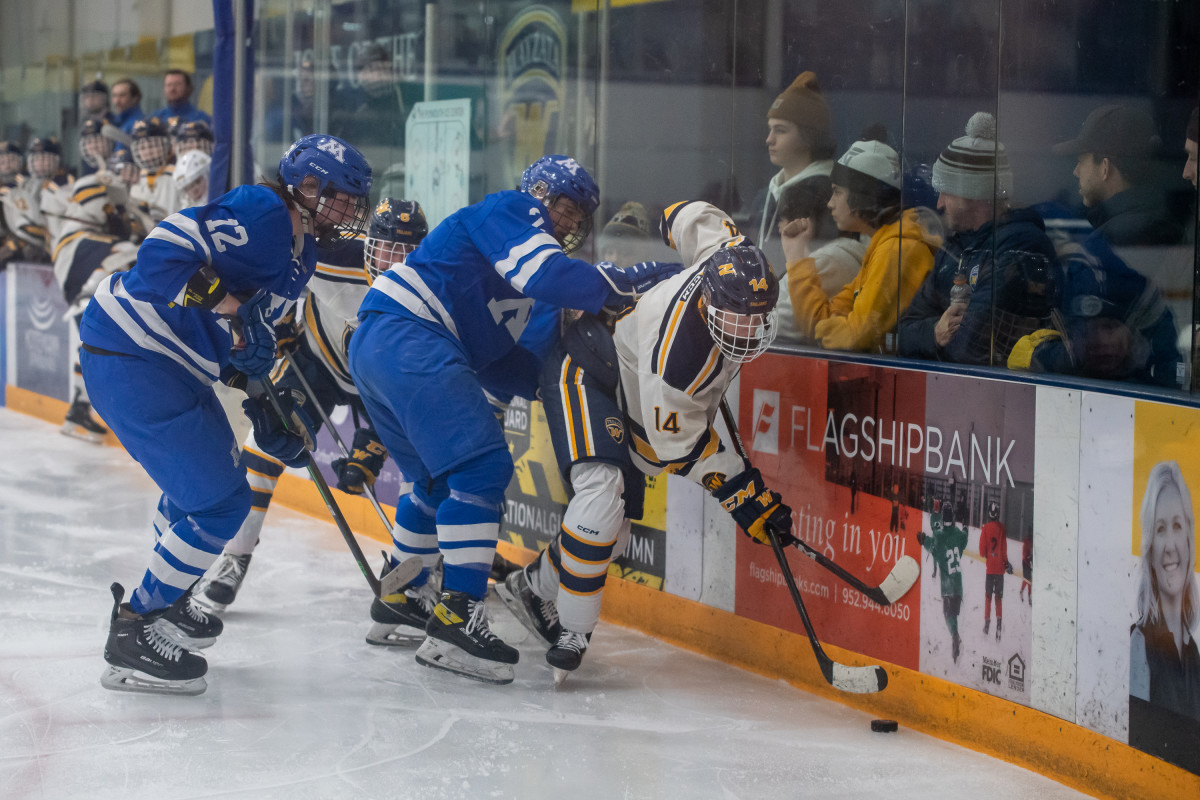 Minnetonka vs Wayzata Feb2-23 Earl Ebensteiner37